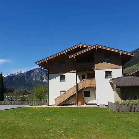 Eva In With Balcony, Cleaning Included Wald im Pinzgau